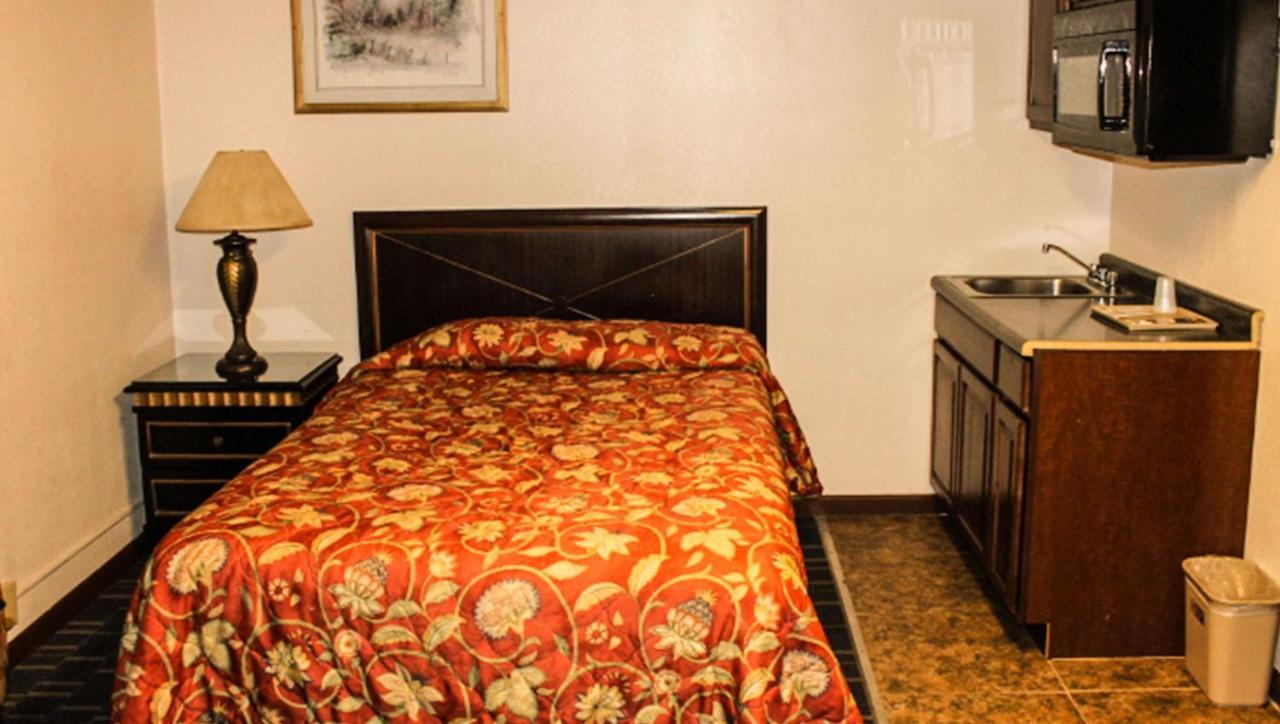 Golden Wheat Budget Host Inn ג'אנקשן סיטי מראה חיצוני תמונה